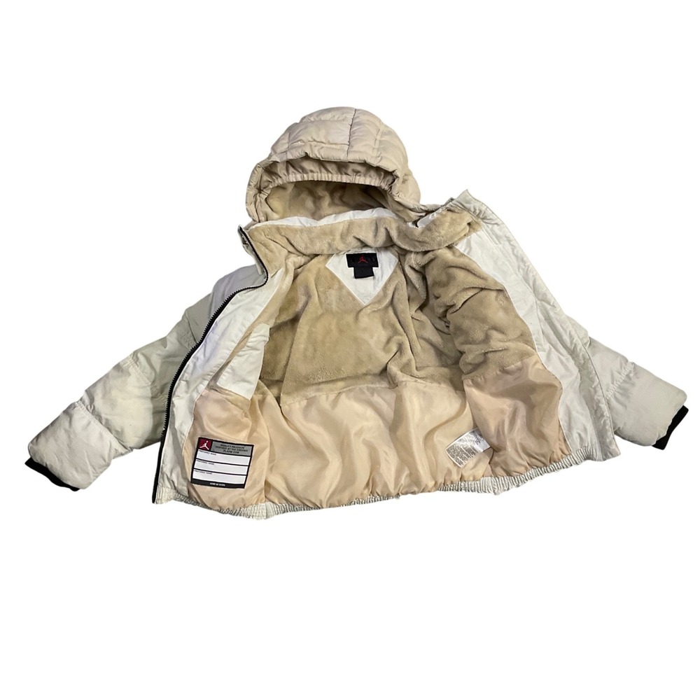 Jordan Boys White Hooded Puffer Jacket Fleece Lined Jumpman Coat Small 8-10Y - Picture 6 of 9